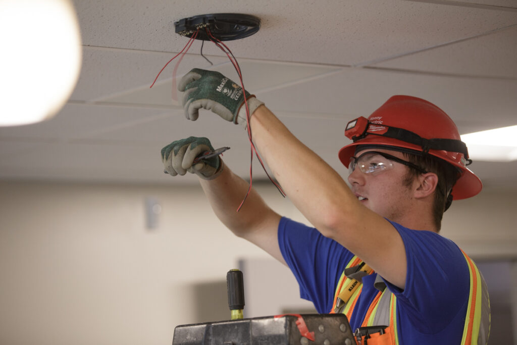 electrician cutting wires